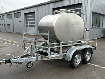 Saris Anhänger mit Chromstahltank