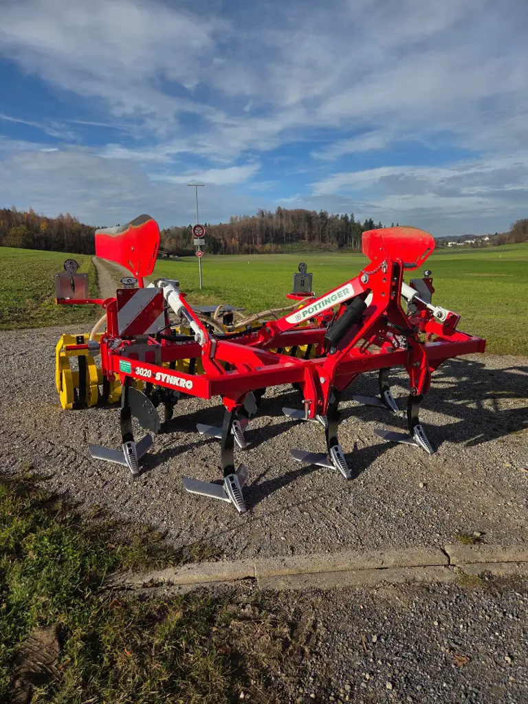 Grubber Pöttinger Synkro 3020