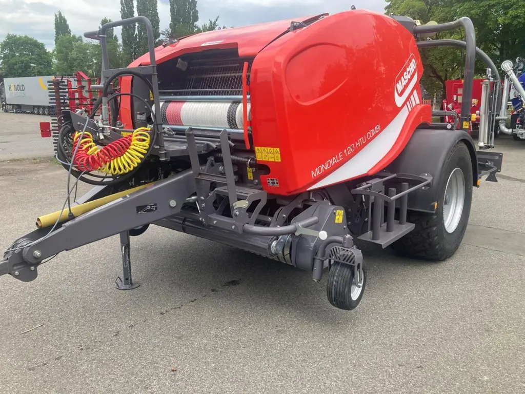 a1c6e990-644e-41c1-af9f-523d4f3251c6-120vorne.jpg