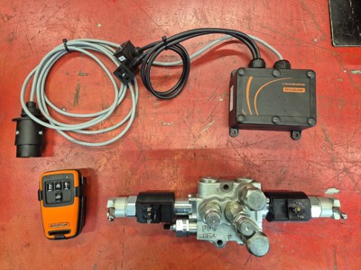 Steuerventil hydraulisch mit Funkfernbedienung