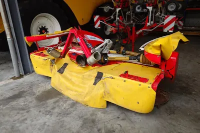 Faucheuse frontale Pöttinger 311 plus