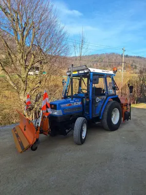 Iseki TK 538 FH , inkl. Winterdienstausrüstung, 8 fach Berreift, ab MFK