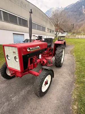 Oldtimer - Traktor McCormick / International D423