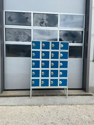 Garderobenschrank / Mitarbeiterschrank
