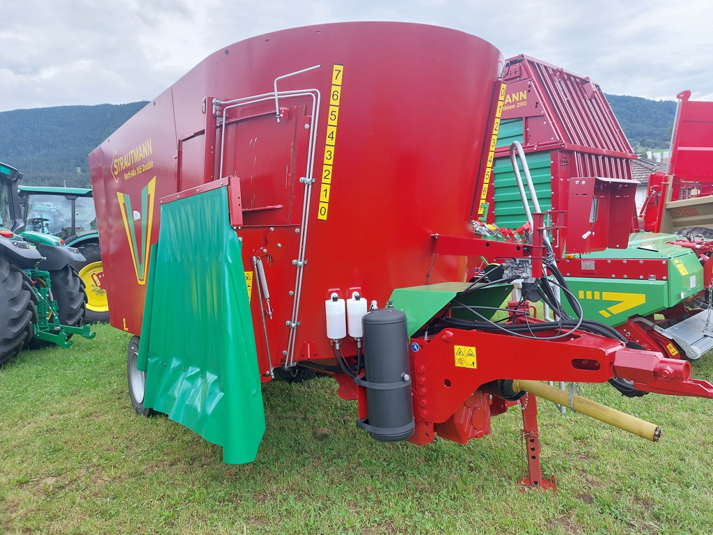 49275873-6c53-4a11-85a0-bc9775c7a30b-Strautmann VM 165 (4).jpg