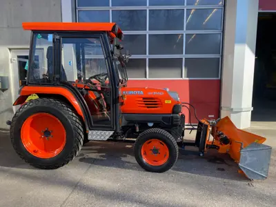 Kubota STV-40 Kommunaltraktor 4x4