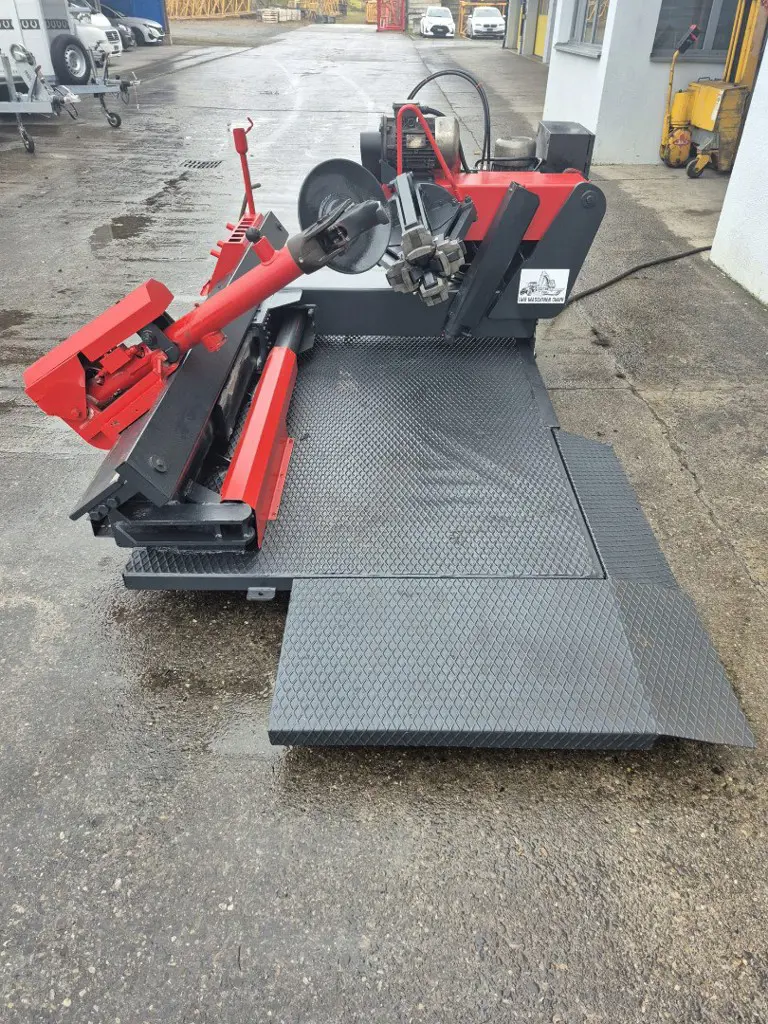 2c370dd9-8662-45b4-9b1d-ca310024a41f-Reifenmontiermaschine Sice 560 LMB Maschinen GmbH 3.jpg