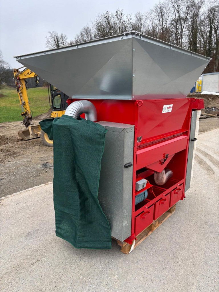 0871f47b-01ae-4042-952c-90dc1f2b3c27-36119 Lanker Heurüstmaschine Kranmodell (1).jpg