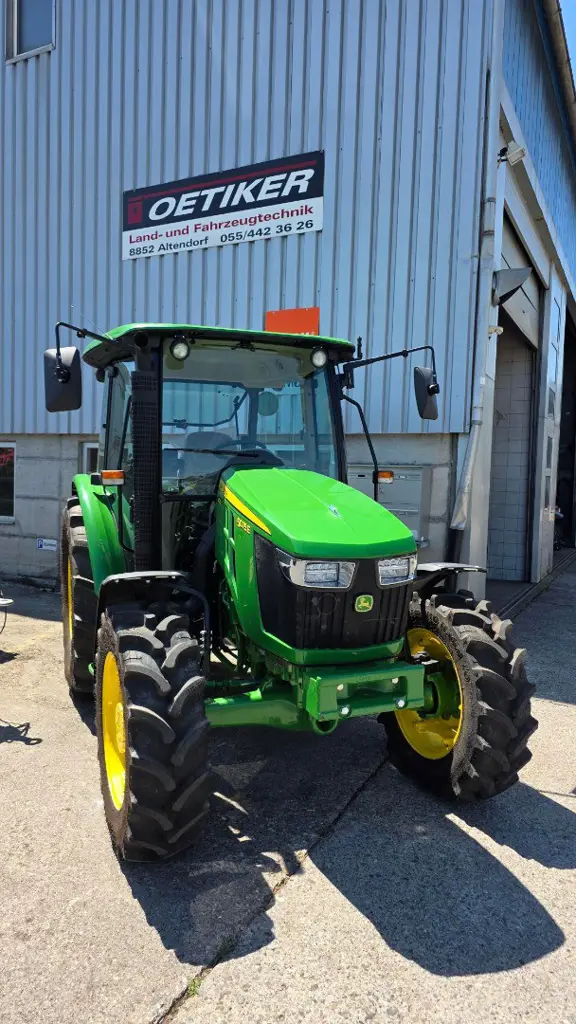 Traktor John Deere 5075E