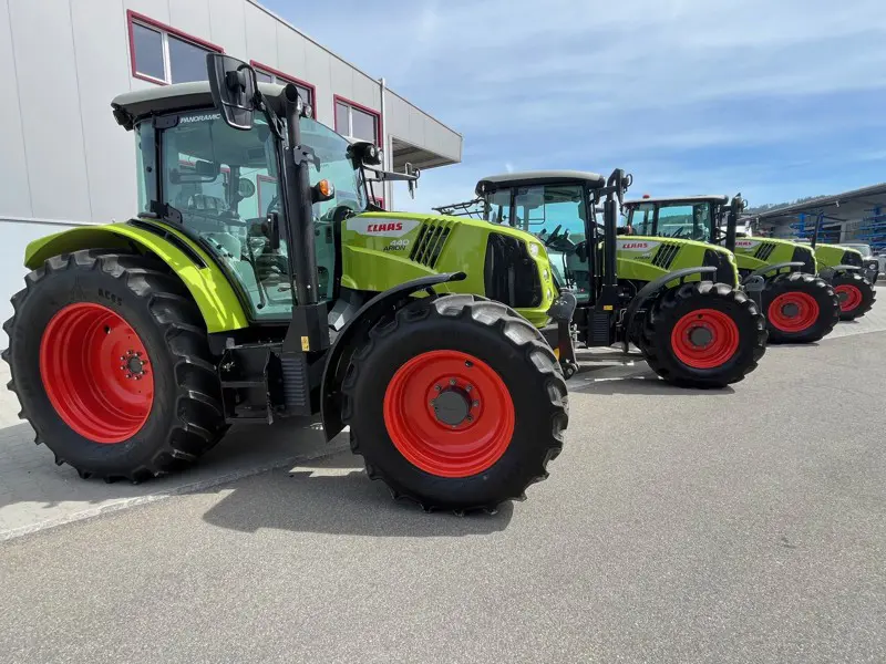 afd22606-85e8-40d7-bc8f-4dc8a120d15f-Claas 5.jpg