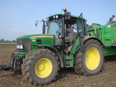 John Deere 6230
