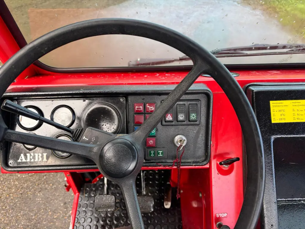 84c8312b-5b61-4f59-8c1c-03c7d1fb249d-WhatsApp Image 2025-10-21 at 15.jpg