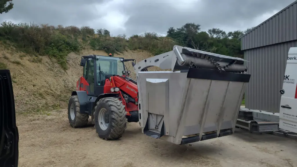 Futtermischer mit Fräss für Fahrsilo/ Silageballen