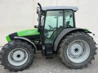 Traktor DEUTZ - FAHR AGROFARM 85