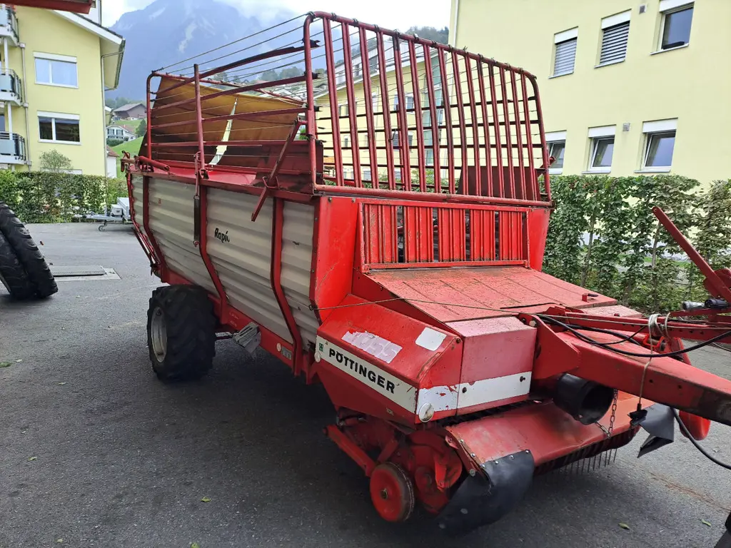 Pöttinger Ladewagen BOSS 1 T