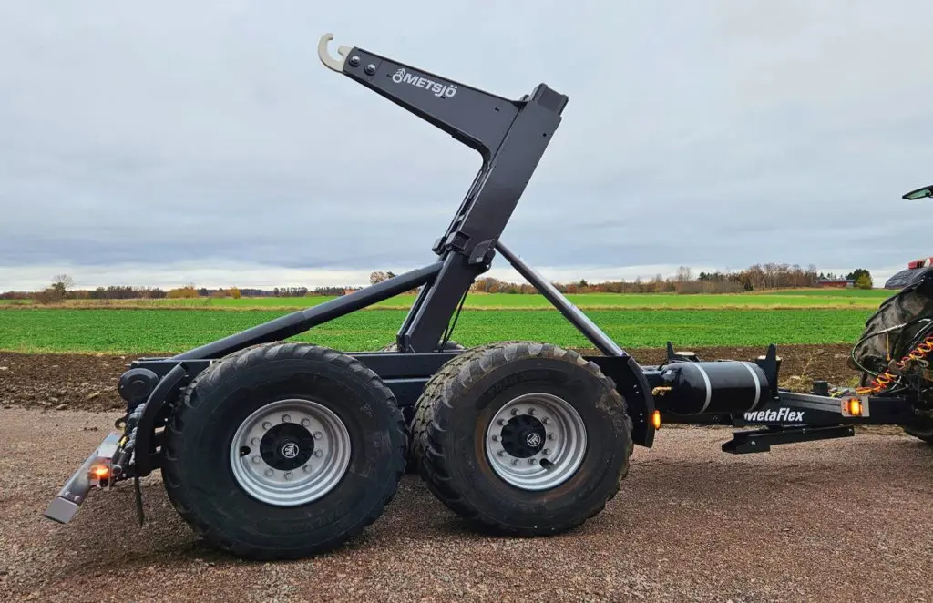 dea68950-f2db-4d87-b46a-11101761769e-MF 40-60_1.jpg