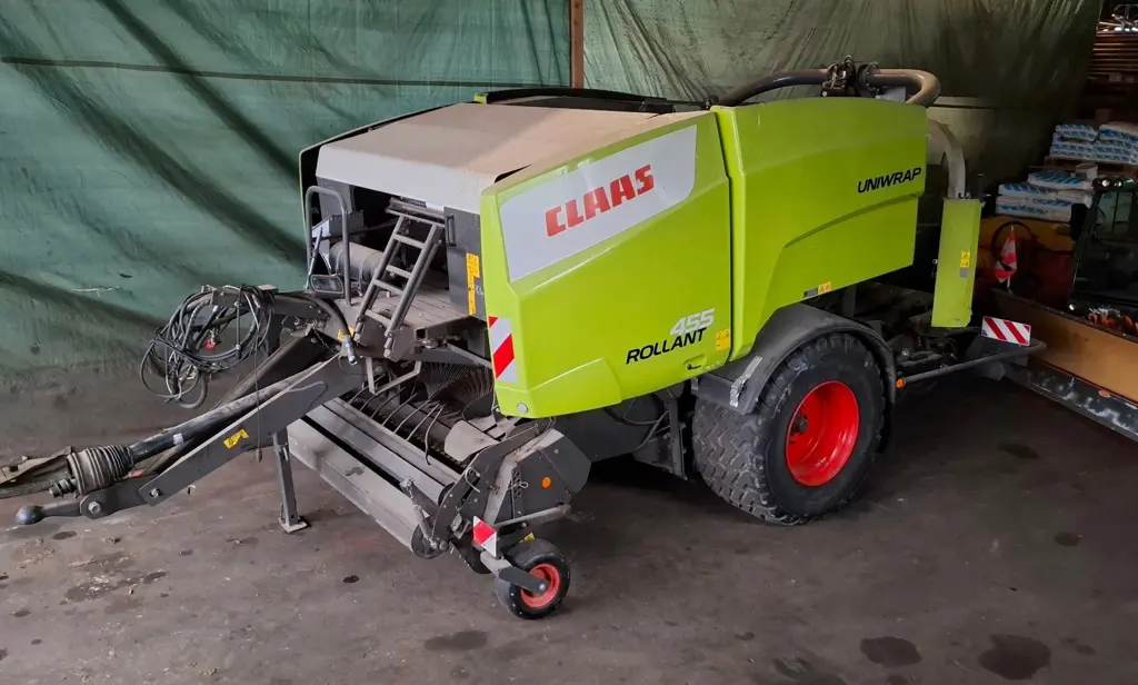 f02c4215-4d10-4965-94b2-6572fec8f794-Claas 455 1.jpg