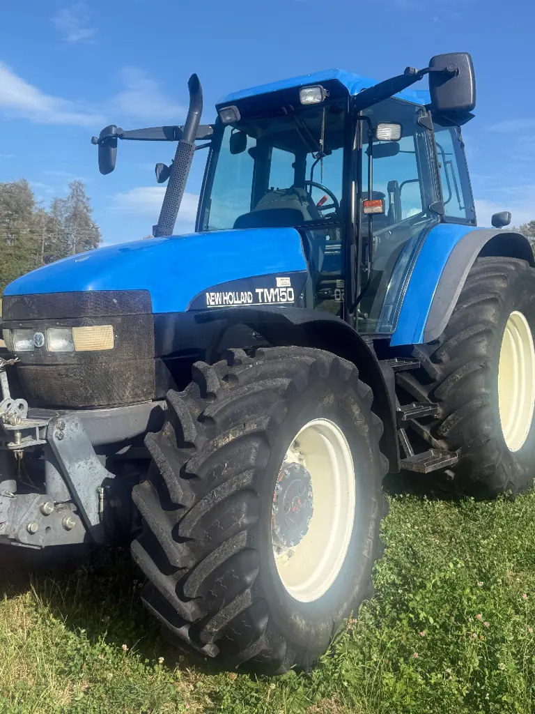 Tracteur New Holland TM150