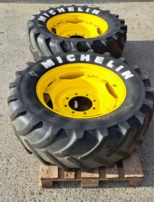 Kompletträder 600/65R38 + 440/65R28 zu John Deere, Felgen W15x38 + W12x28
