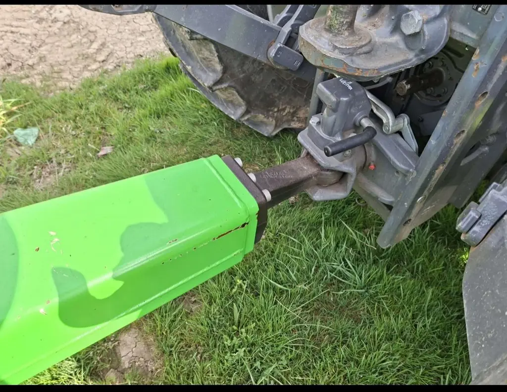 7579cd23-f795-4c30-a599-412a597b28bb-Char Ponge 7 mètres occasion 2.jpg