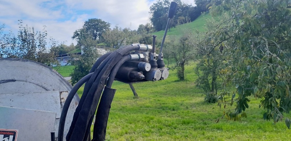 2289b18a-c6d0-4a98-ae49-adec4030f829-