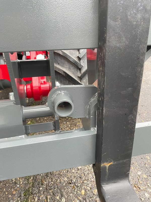 a403e158-33f1-40b0-99bc-60a1dc9f4a9a-Palettengabel 3.jpg