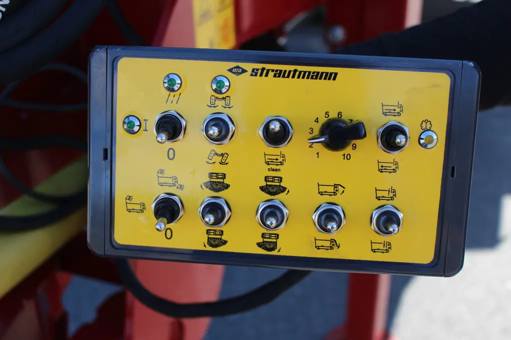 b1c303e5-6ee7-466c-bf45-d91ee8bda479-MS_105_Kompoststreuwerk (47).jpg