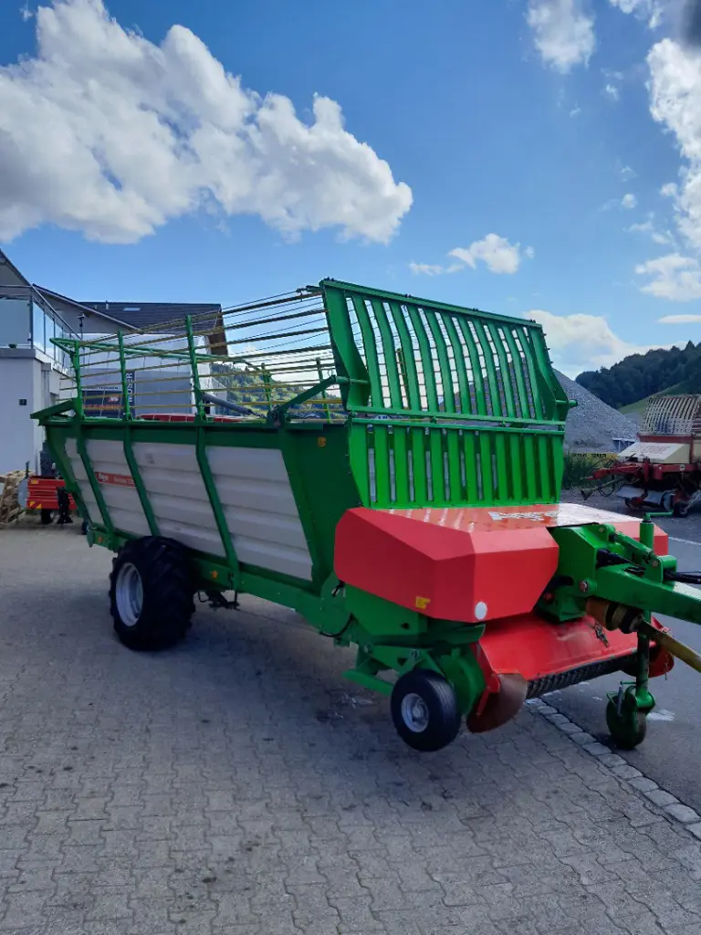 Agrar Montana 222T