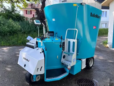 Diesel-Futtermischwagen 44PS / BalleMax 6-8m3 Vorführmaschine