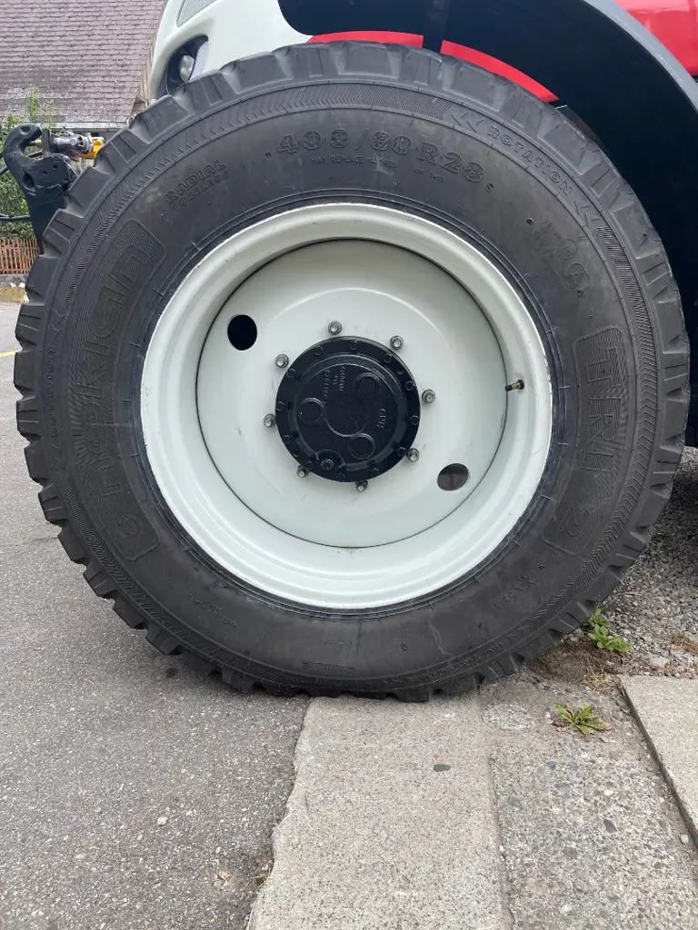 Rädersatz Steyr mit 480/80R38 u. 400/80R28