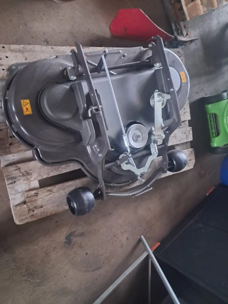 Rasentraktor Rider Mähwerk