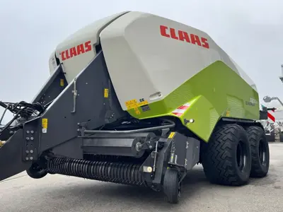 Quaderballenpresse Claas Quadrant 3200 FC