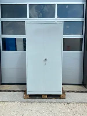 LISTA Metallschrank / Universalschrank mit versenkbaren Türen / 2 Stk.