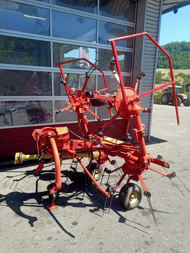 8a6ca331-4b58-44e5-a0dd-5b2e7ee8b249-Kuhn4201-3.jpg