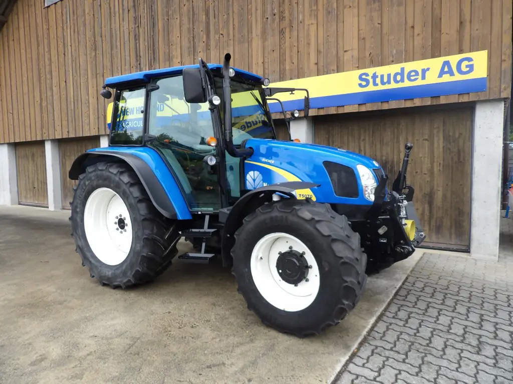 New Holland T5070