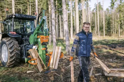 Aktion Holzspalter Posch mit Seilwinde und Fixomatic-System