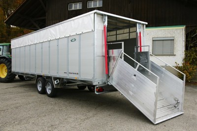 Tandem Viehanhänger mit verzinktem Chassis und Aluminiumaufbau / Bétaillère tandem