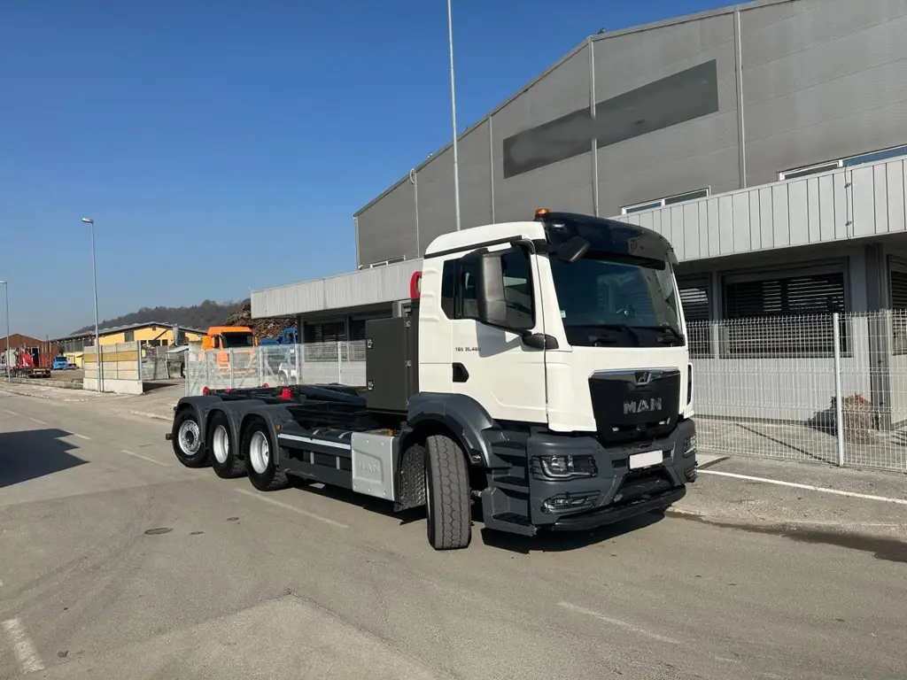 d9cf8df8-059c-4a55-9f79-3e172ad0987d-WhatsApp Image 2026-03-10 at 16.44.43 (5).jpg