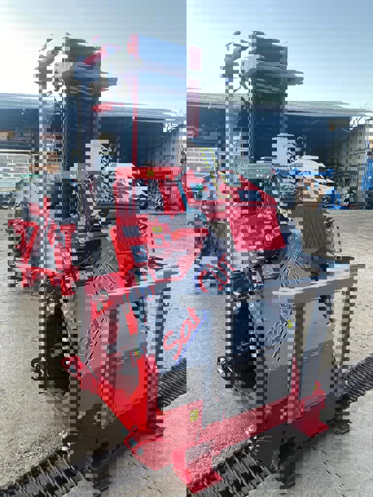 fb1cfafc-c9d4-4d29-b90b-5c03173e4760-WhatsApp Image 2023-12-28 à 16.15.44_a5286283.jpg