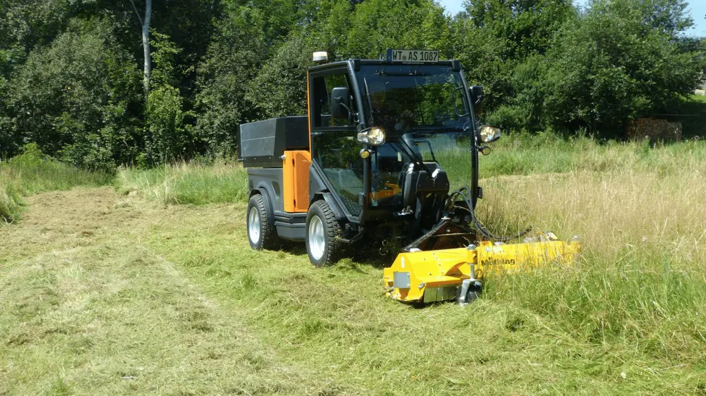7b711dbc-9003-47e7-9311-69d5478578a2-Grünflächenpflege_Flexigo150_Müthing.jpg
