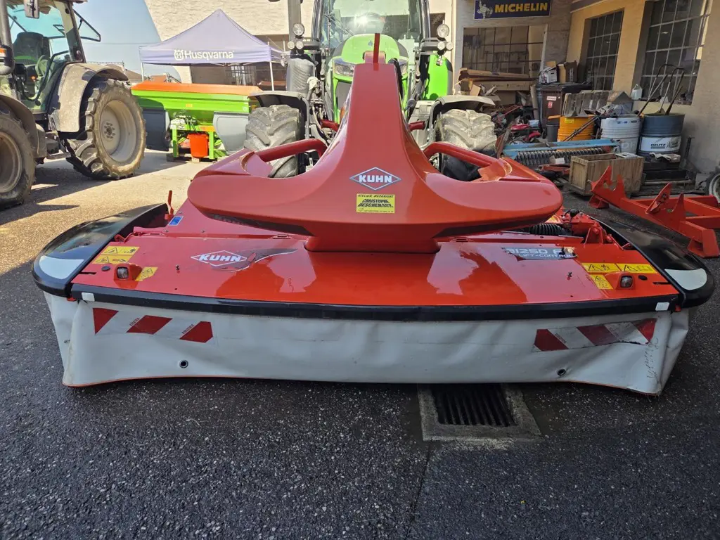 Faucheuse frontale Kuhn a disque avec conditionneur FC 3125 F FF