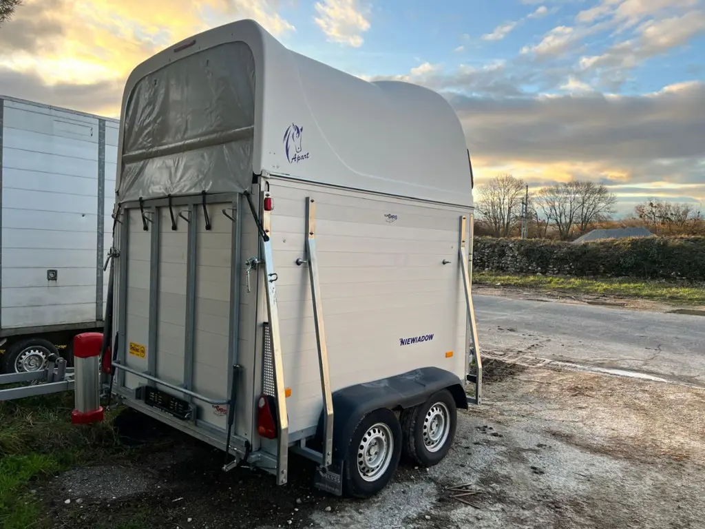 4ed66de5-e088-4ef8-9edd-bd3316ee84b6-Pferdeanhänger 2018 (5).jpg