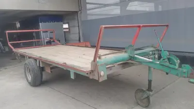 Remorque à balles rondes