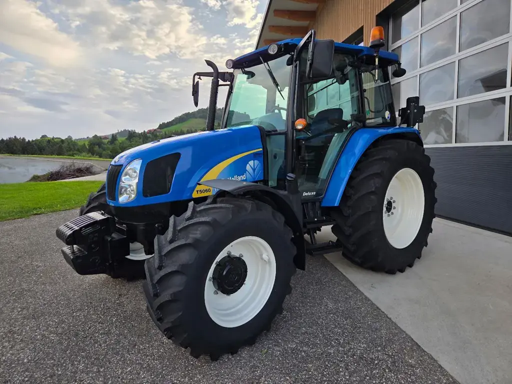 New Holland T5060