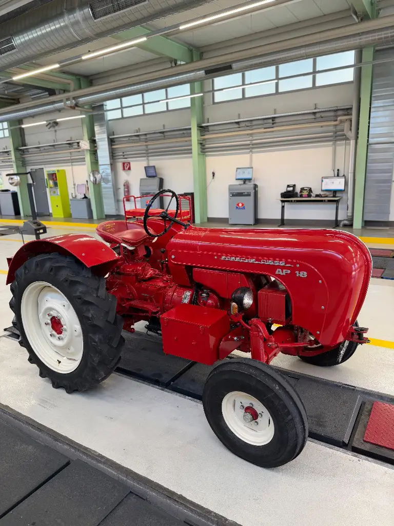 Porsche Traktor Jahrgang 1957