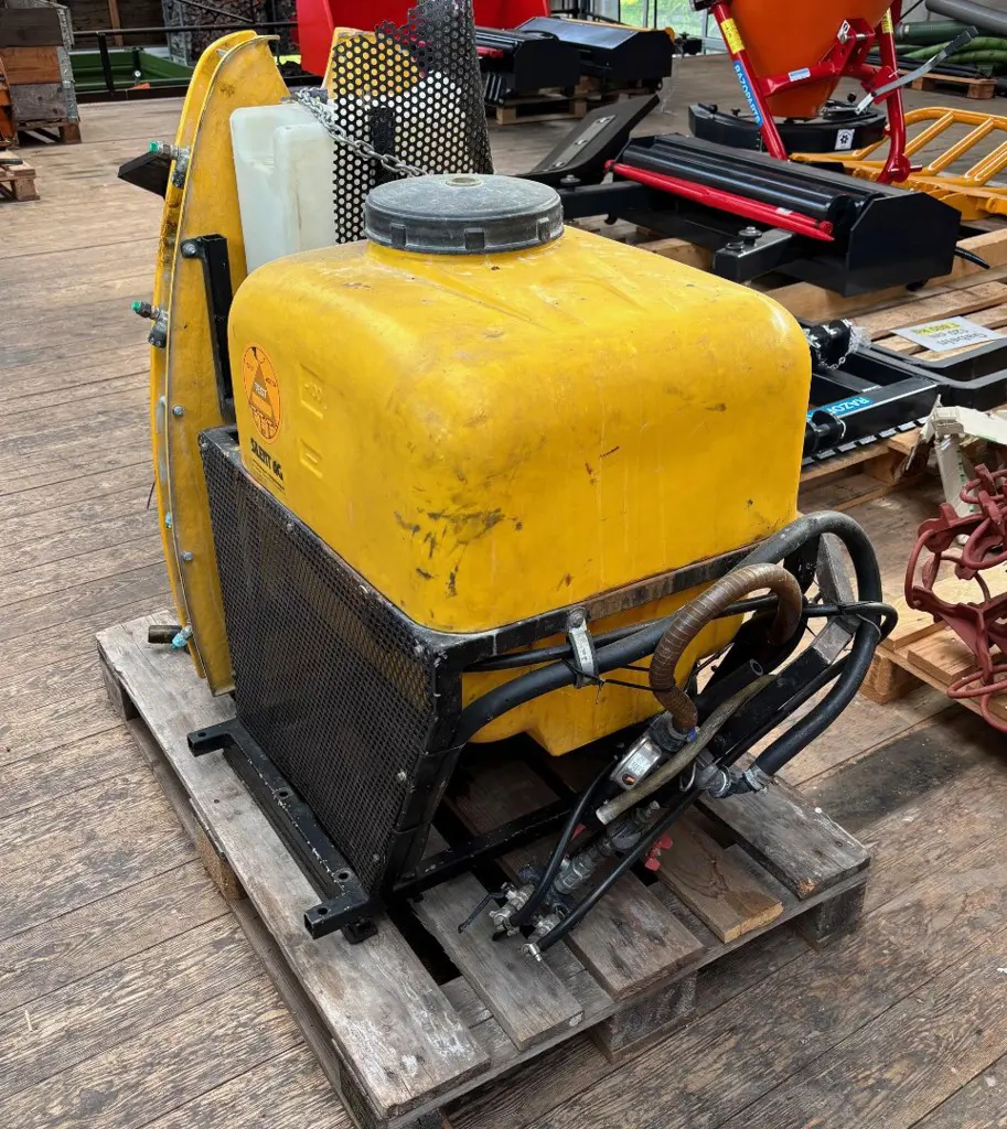 833db8db-f82e-47e7-a3dc-2d436d11ab6e-Spritze von Transporter Samuel 2.png