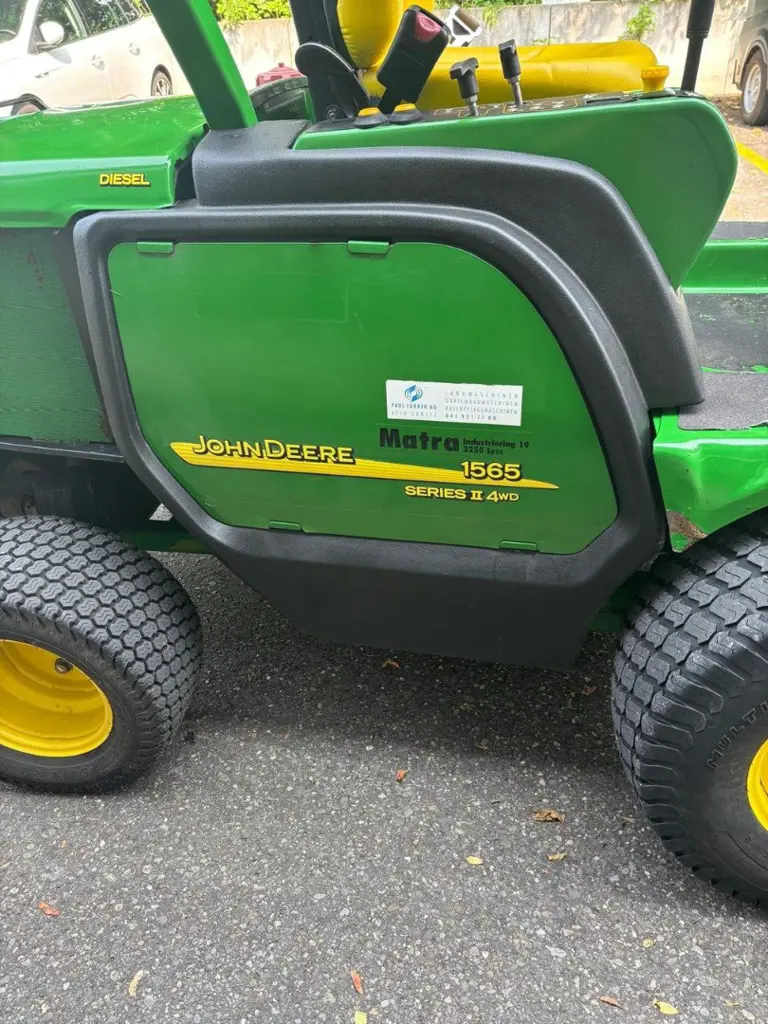 973a5390-8d12-4ad6-bc7f-b325a600ba21-john-deere-1565-4wd-aufsitzmaher (2).jpg