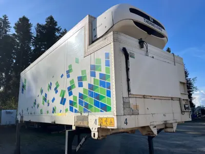 Kühlcontainer, (Kühlzelle, LKW, Lastwagen, Kühleranhänger)