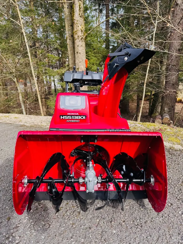cc73c881-b04a-49c6-bf8f-929e6b279e02-Honda HSS 1380i ETD (4).jpg