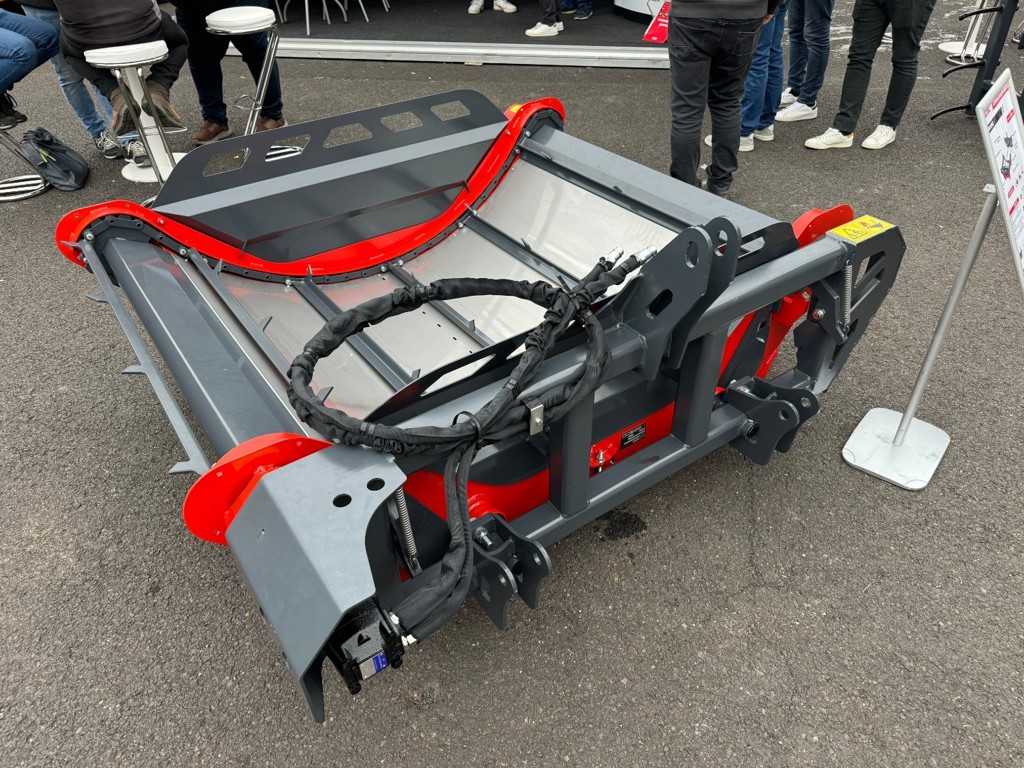 9b7aad16-cfa8-4924-afe0-96fd5793a45e-Photo 09.10.25 10 00 59.jpg